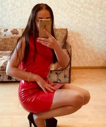 Я твоя мечта, смешанная с соблазнительностью и страстью. Встречай меня – опытную индивидуалку, которая полностью погрузит тебя в океан блаженства. Оказываю широкий спектр услуг, которые утолят все твои желания. Моя грамотная речь и неподдельная интеллектуальность добавят запоминающихся моментов в наше свидание. Посмотри на мои фото и читай отзывы, чтобы увидеть истинное наслаждение, которое я дарю своим партнерам. Позвони мне и узнай, какими нежными руками и умелыми губками я превратила Москву в город наслаждения. Полина